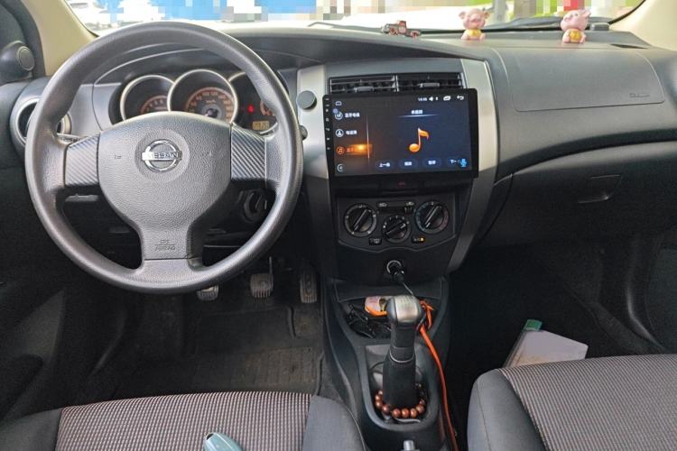 Used Nissan Livina 2008 Jingrui 1.6L Manual Smart Edition Center Console