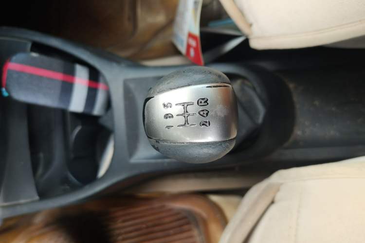 Used Nissan Livina 2008 Jingrui 1.6L Manual Smart Edition Gear Lever