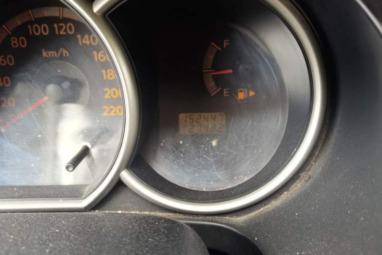 Used Nissan Livina 2008 Jingrui 1.6L Manual Smart Edition Odometer Close Up