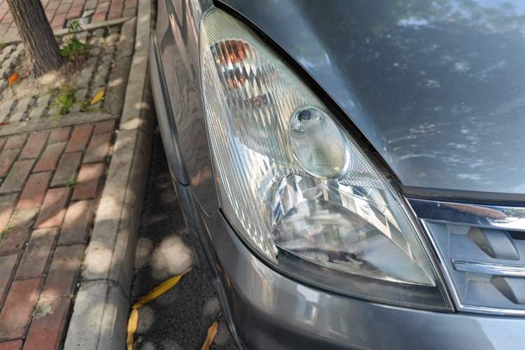 Used Nissan Livina 2008 Jingrui 1.6L Manual Smart Edition Right Front Headlight