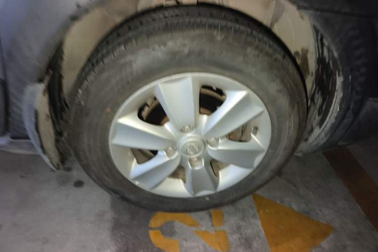 Used Nissan Livina 2008 Jingrui 1.6L Manual Smart Edition Right Front Wheel Hub