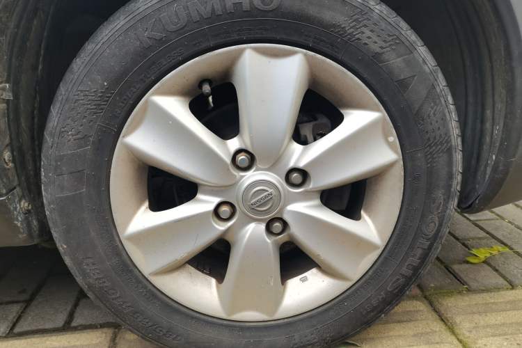 Used Nissan Livina 2008 Jingrui 1.6L Manual Smart Edition Right Front Wheel Hub