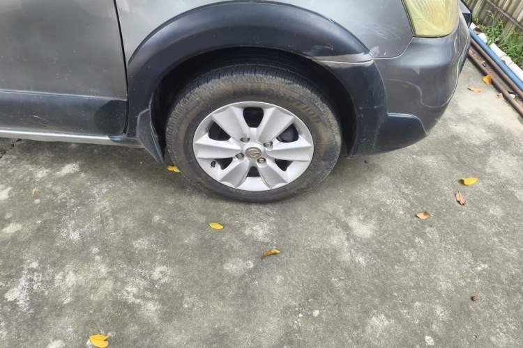 Used Nissan Livina 2008 Jingrui 1.6L Automatic Smart Edition Right Front Wheel Hub