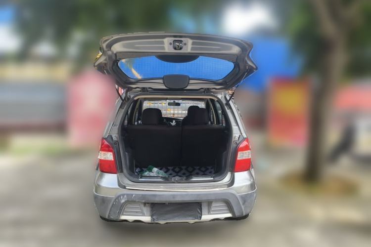 Used Nissan Livina 2008 Jingrui 1.6L Automatic Smart Edition Trunk