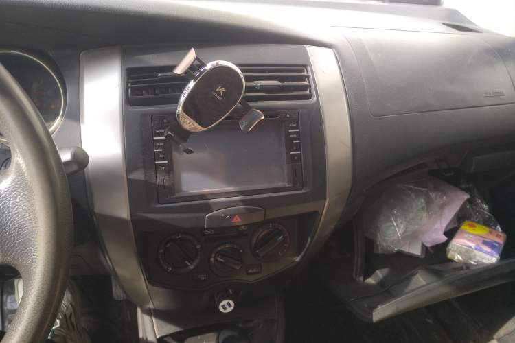 Used Nissan Livina 2008 Jingrui 1.6L Automatic Smart Edition Audio And AC Panel