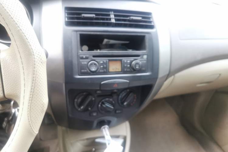 Used Nissan Livina 2008 1.6L Manual XuanNeng Model Audio And AC Panel