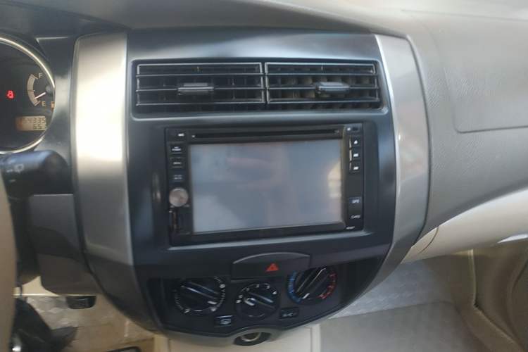 Used Nissan Livina 2008 1.6L Manual XuanNeng Model Audio And AC Panel
