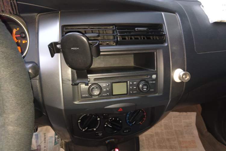 Used Nissan Livina 2008 Jingrui 1.6L Manual Smart Edition Audio And AC Panel