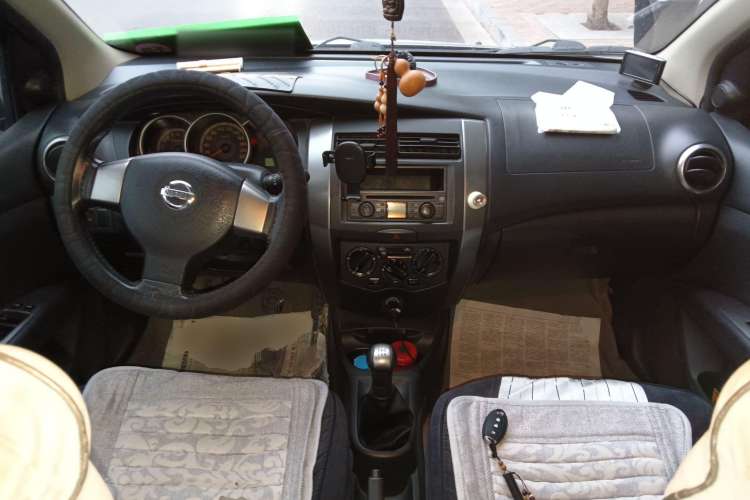 Used Nissan Livina 2008 Jingrui 1.6L Manual Smart Edition Center Console