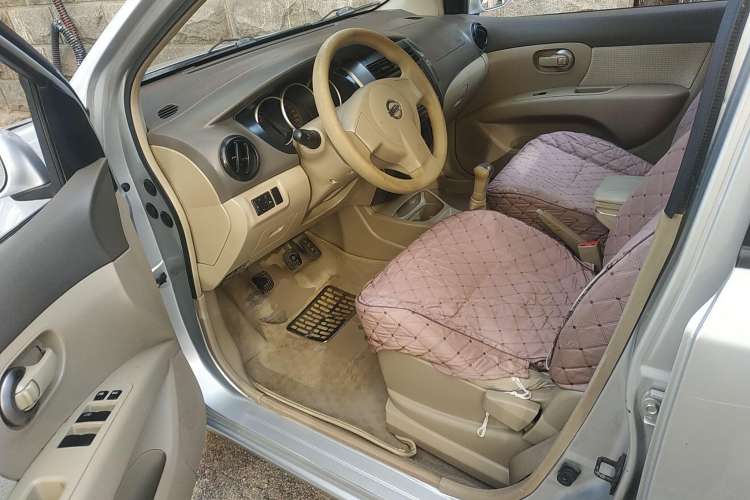 Used Nissan Livina 2008 1.6L Manual XuanNeng Model Driver Seat