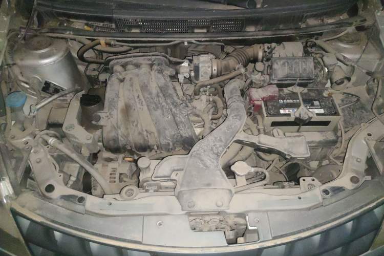 Used Nissan Livina 2008 1.6L Automatic XuanNeng Version Engine Bay