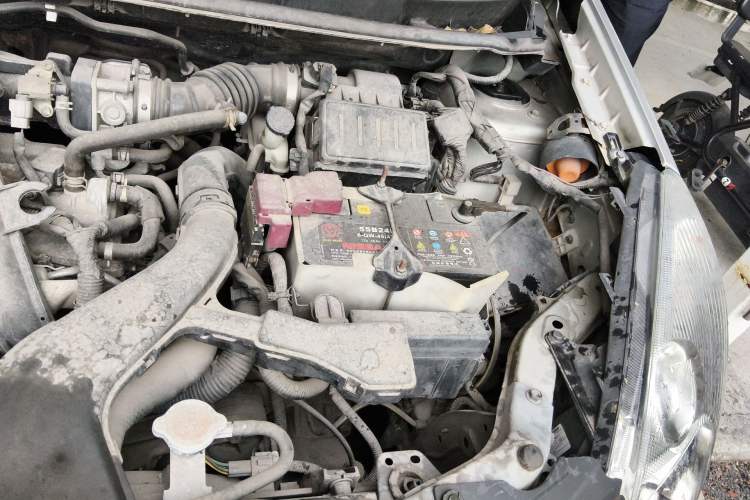 Used Nissan Livina 2008 Jingrui 1.6L Automatic Smart Edition Engine Bay Left