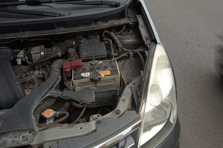 Used Nissan Livina 2008 Jingrui 1.6L Manual Smart Edition Engine Bay Left
