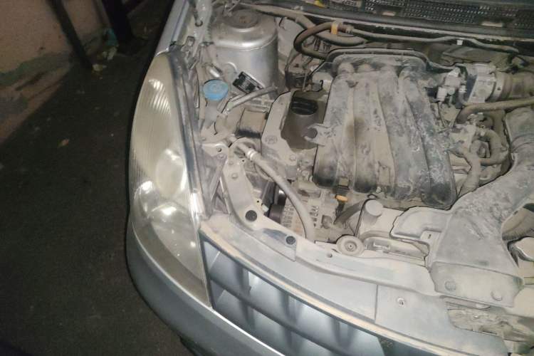 Used Nissan Livina 2008 1.6L Automatic XuanNeng Version Engine Bay Right