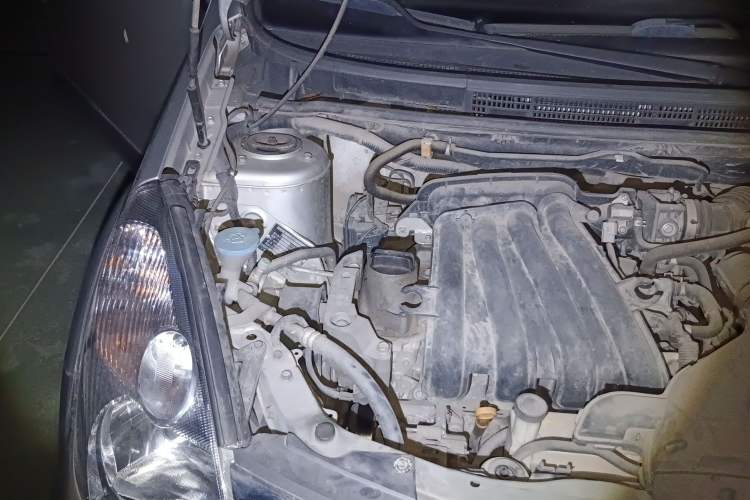 Used Nissan Livina 2008 Jingrui 1.6L Automatic Smart Edition Engine Bay Right