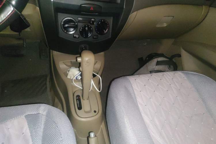 Used Nissan Livina 2008 1.6L Automatic XuanNeng Version Gear Lever