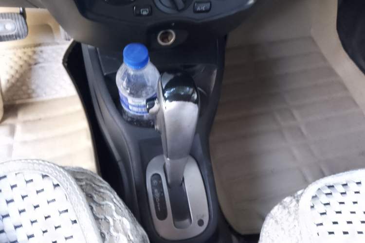Used Nissan Livina 2008 Jingrui 1.6L Automatic Smart Edition Gear Lever