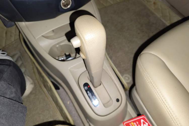 Used Nissan Livina 2008 1.6L Automatic XuanNeng Version Gear Lever