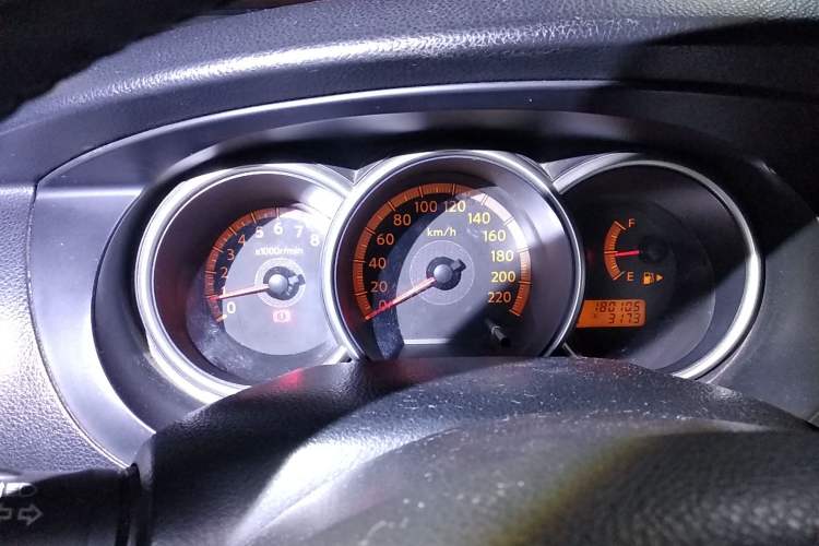 Used Nissan Livina 2008 Jingrui 1.6L Automatic Standard Edition Instrument Cluster