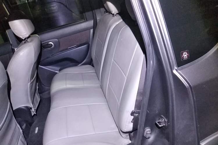 Used Nissan Livina 2008 Jingrui 1.6L Automatic Standard Edition Left Rear Seat