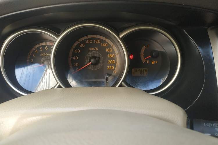 Used Nissan Livina 2008 1.6L Manual XuanNeng Model Odometer Close Up