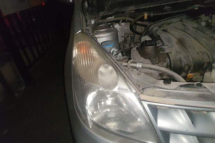 Used Nissan Livina 2008 1.6L Automatic XuanNeng Version Right Front Headlight