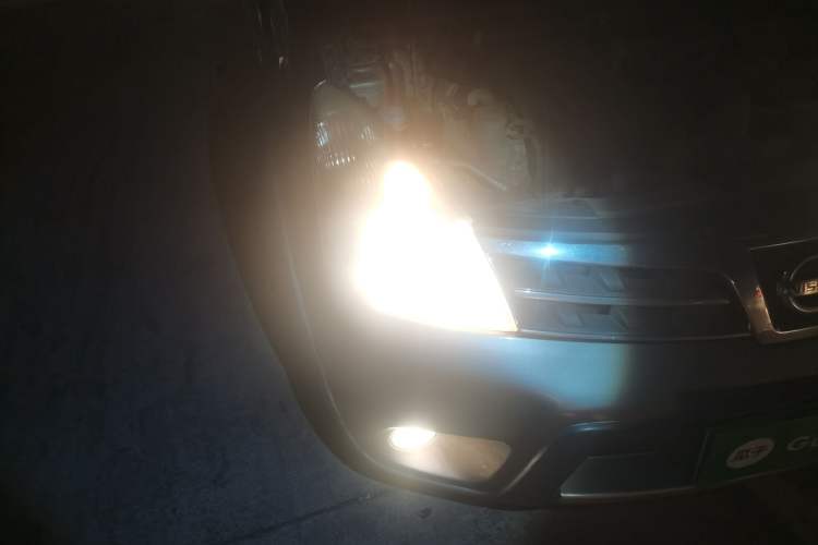 Used Nissan Livina 2008 Jingrui 1.6L Manual Smart Edition Right Front Headlight
