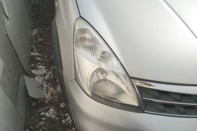 Used Nissan Livina 2008 Jingrui 1.6L Automatic Smart Edition Right Front Headlight