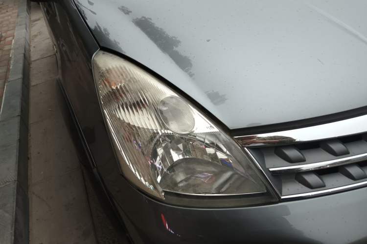 Used Nissan Livina 2008 Jingrui 1.6L Manual Smart Edition Right Front Headlight