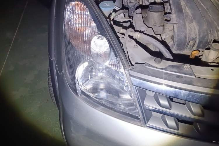 Used Nissan Livina 2008 Jingrui 1.6L Automatic Smart Edition Right Front Headlight