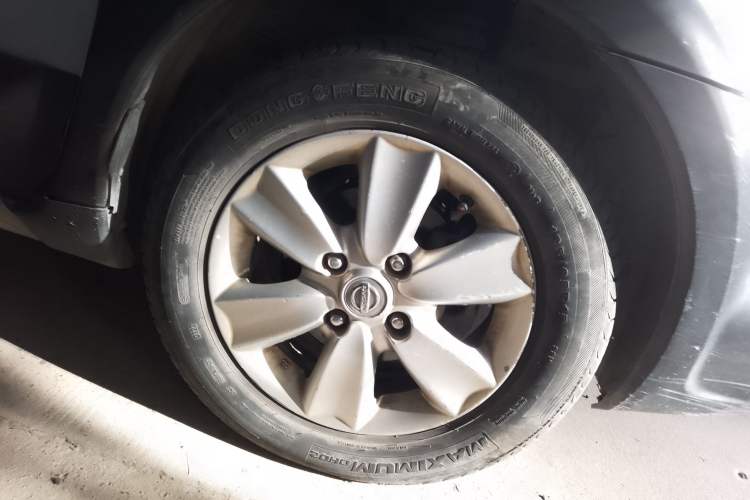 Used Nissan Livina 2008 Jingrui 1.6L Automatic Smart Edition Right Front Wheel Hub