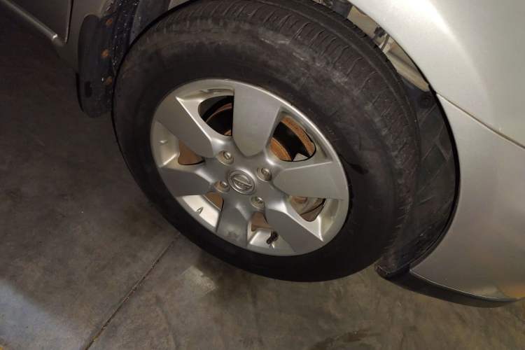 Used Nissan Livina 2008 1.6L Automatic XuanNeng Version Right Front Wheel Hub