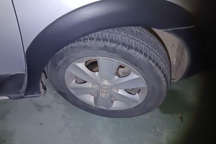 Used Nissan Livina 2008 Jingrui 1.6L Automatic Smart Edition Right Front Wheel Hub