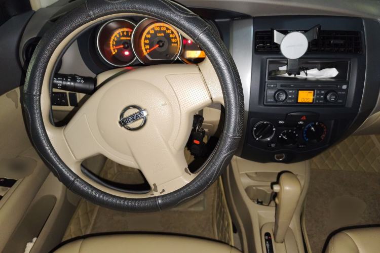 Used Nissan Livina 2008 1.6L Automatic XuanNeng Version Steering Wheel