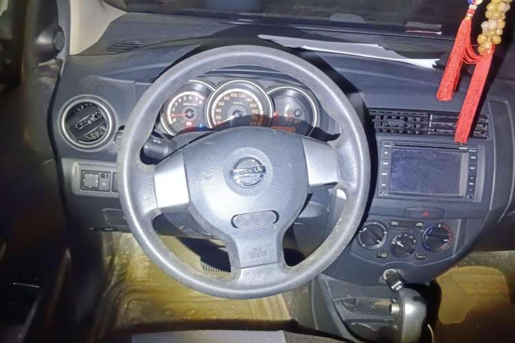 Used Nissan Livina 2008 Jingrui 1.6L Automatic Smart Edition Steering Wheel