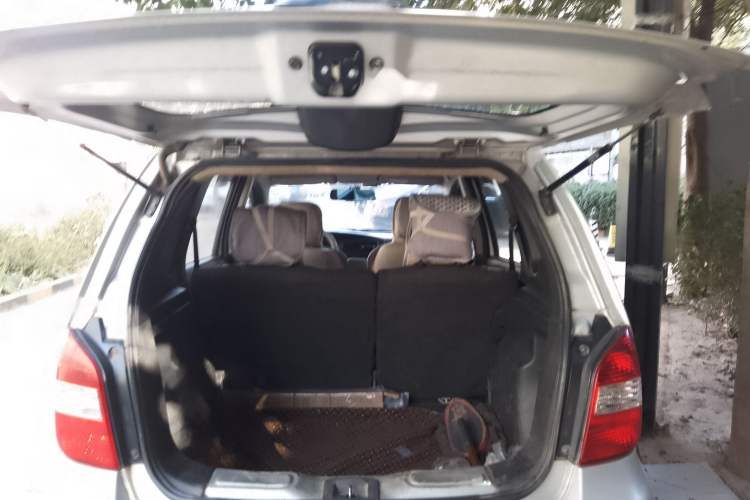 Used Nissan Livina 2008 Jingrui 1.6L Automatic Smart Edition Trunk