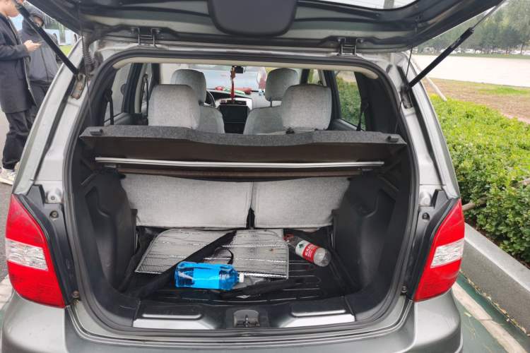 Used Nissan Livina 2008 Jingrui 1.6L Automatic Smart Edition Trunk