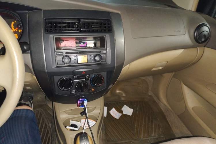 Used Nissan Livina 2009 1.6L Manual All-Around Model Audio And AC Panel