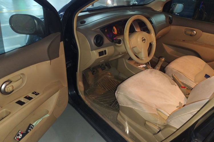 Used Nissan Livina 2009 1.6L Manual All-Around Model Driver Seat