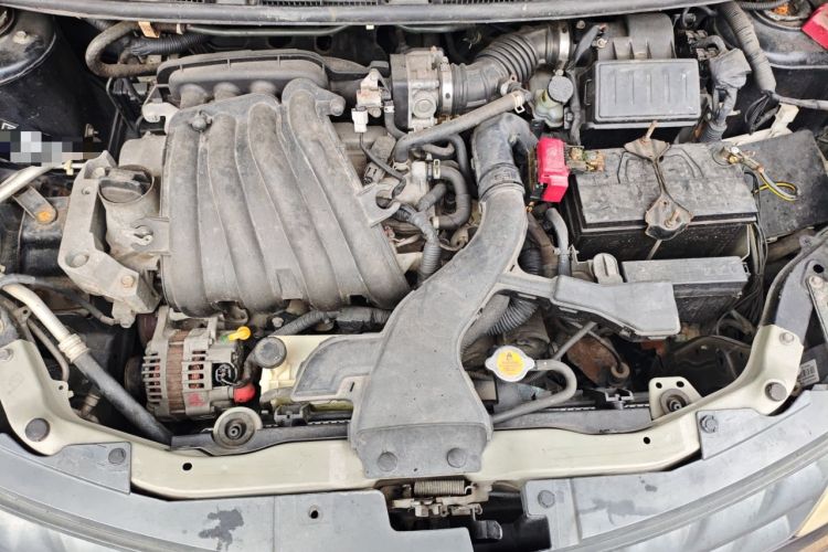 Used Nissan Livina 2009 1.6L Automatic All-in-One Edition Engine Bay