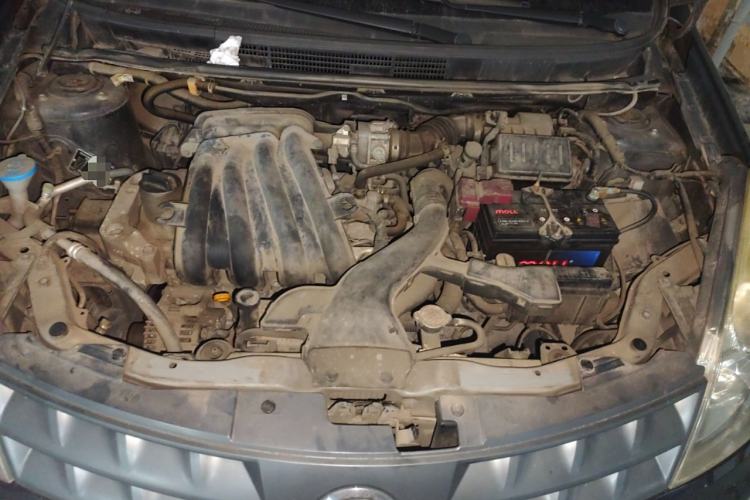 Used Nissan Livina 2009 1.6L Manual All-Around Model Engine Bay