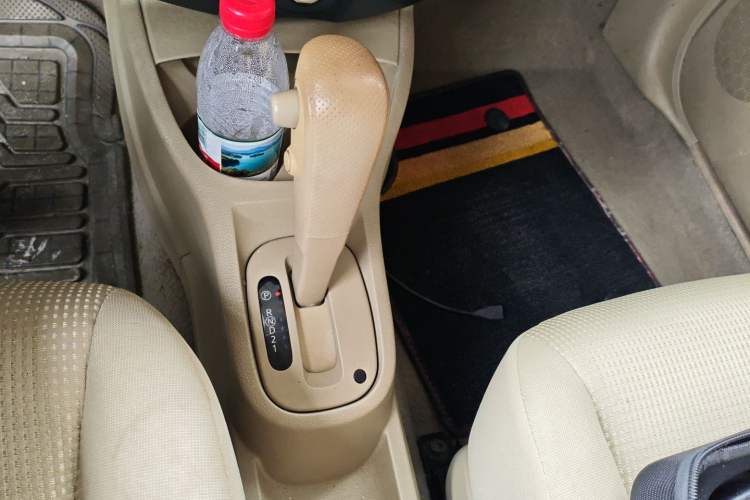 Used Nissan Livina 2009 1.6L Automatic All-in-One Edition Gear Lever