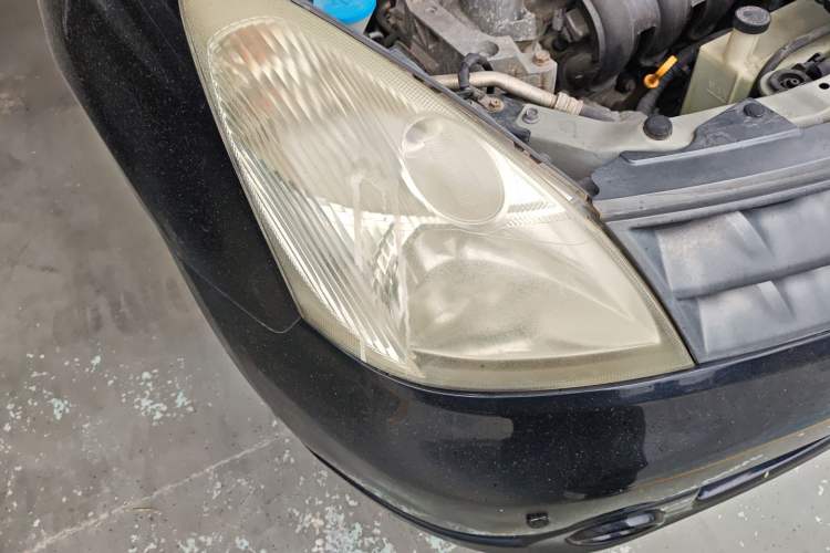 Used Nissan Livina 2009 1.6L Automatic All-in-One Edition Right Front Headlight