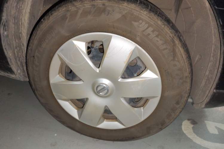 Used Nissan Livina 2009 1.6L Manual All-Around Model Right Front Wheel Hub