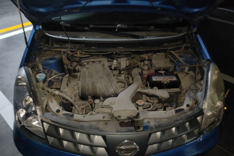 Used Nissan Livina 2009 1.6L Manual All-Around Model Engine Bay