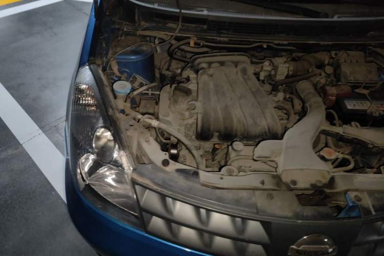 Used Nissan Livina 2009 1.6L Manual All-Around Model Engine Bay Right