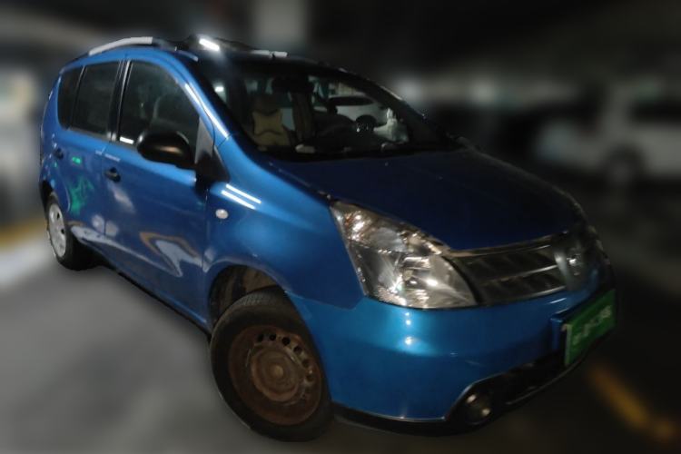 Used Nissan Livina 2009 1.6L Manual All-Around Model Front Right 45 Deg