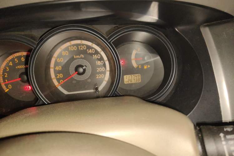 Used Nissan Livina 2009 1.6L Manual All-Around Model Odometer Close Up