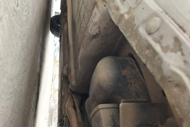Used Nissan Livina 2009 1.6L Manual All-Around Model Chassis Rear Left