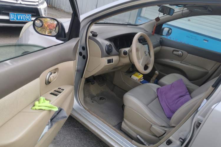 Used Nissan Livina 2009 1.6L Manual All-Around Model Driver Seat